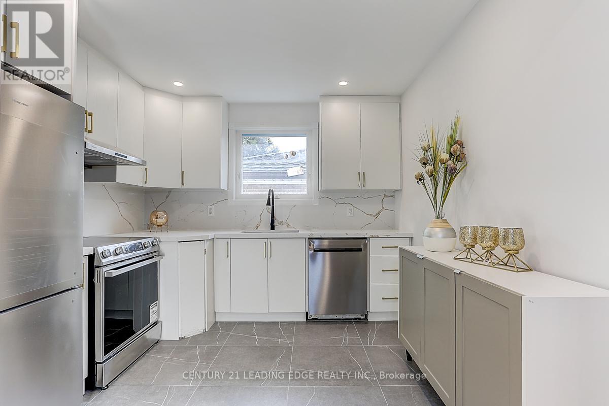 54 CAMWOOD CRES
