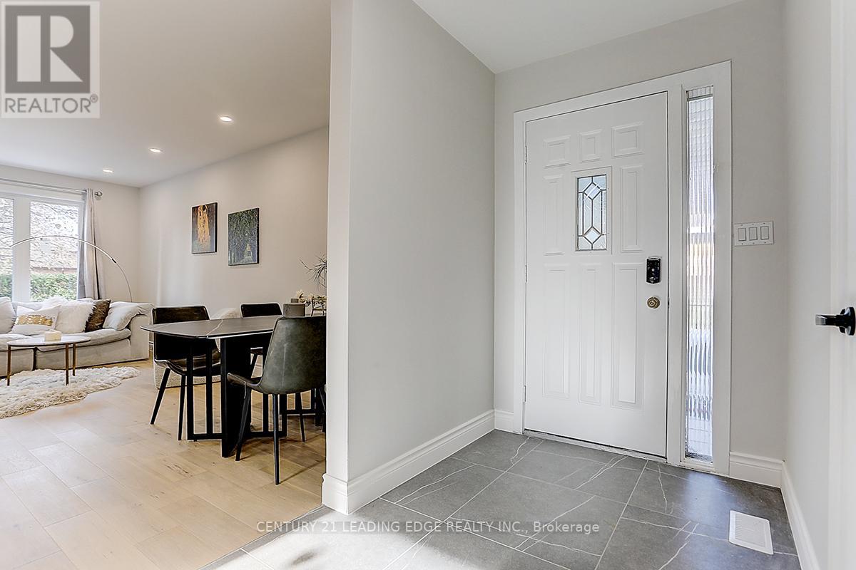 54 CAMWOOD CRES