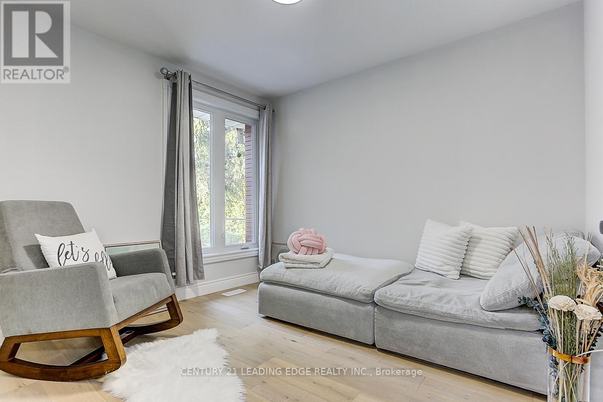 54 CAMWOOD CRES