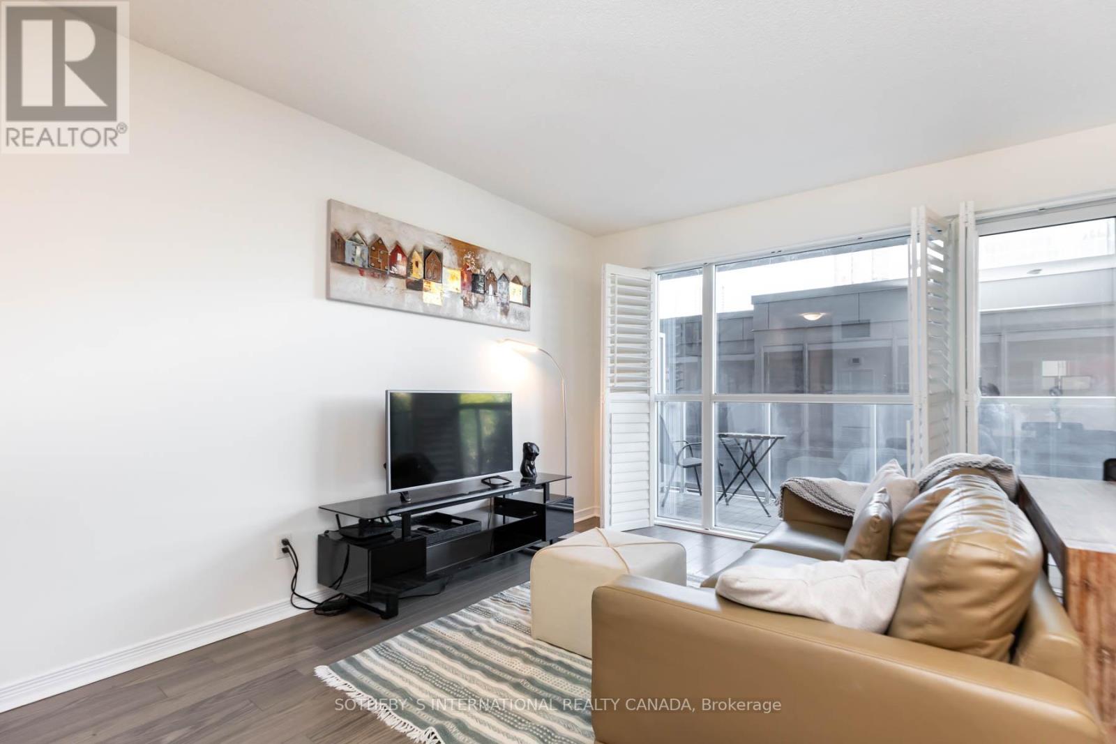 #414 -352 FRONT ST W, #414