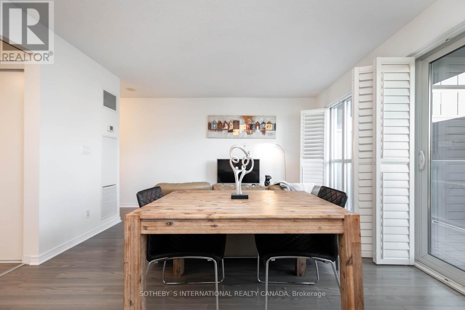 #414 -352 FRONT ST W, #414