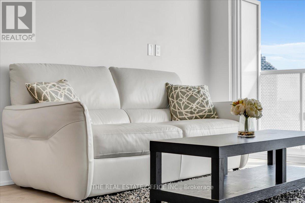 #2310 -15 QUEENS QUAY E, #2310