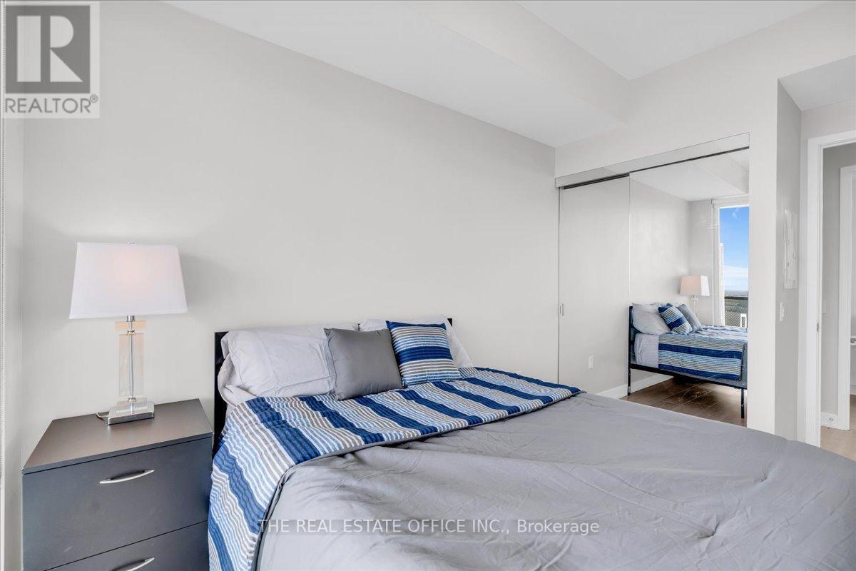#2310 -15 QUEENS QUAY E, #2310