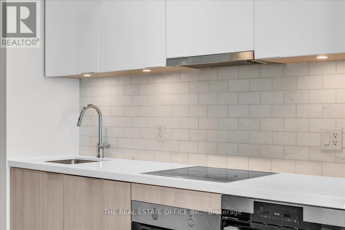 #2310 -15 QUEENS QUAY E, #2310