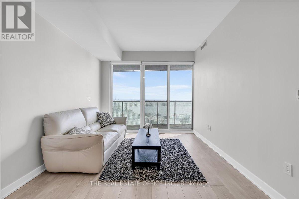 #2310 -15 QUEENS QUAY E, #2310
