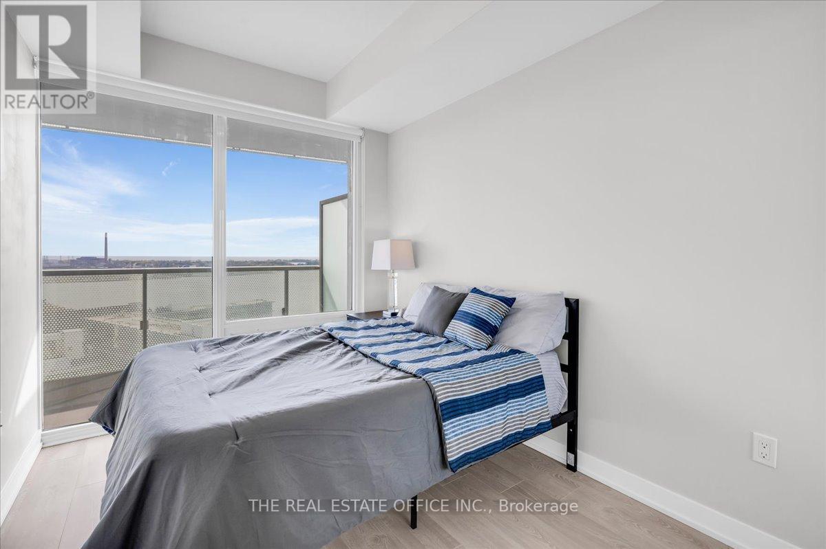 #2310 -15 QUEENS QUAY E, #2310