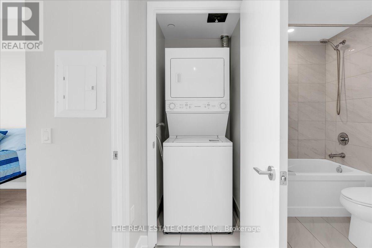 #2310 -15 QUEENS QUAY E, #2310
