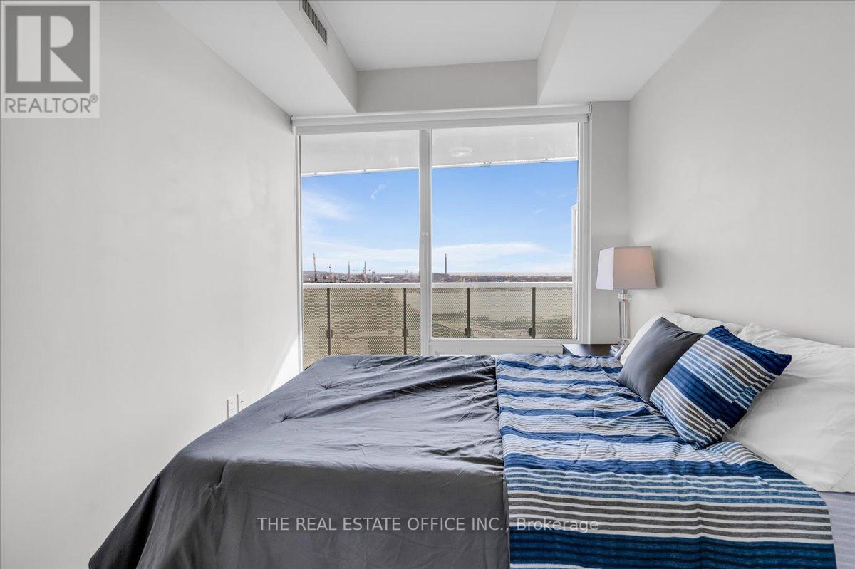 #2310 -15 QUEENS QUAY E, #2310