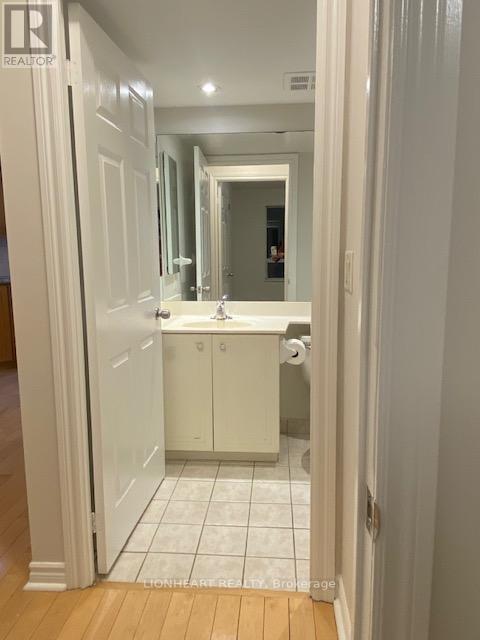 #445 -250 WELLINGTON ST W, #445