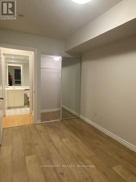 #445 -250 WELLINGTON ST W, #445