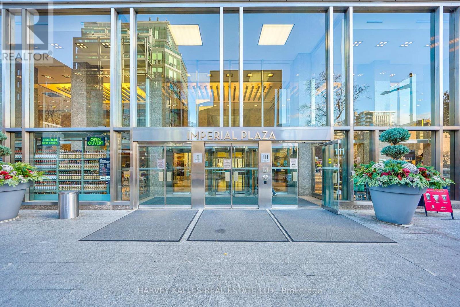 #1521 -111 ST CLAIR AVE W, #1521