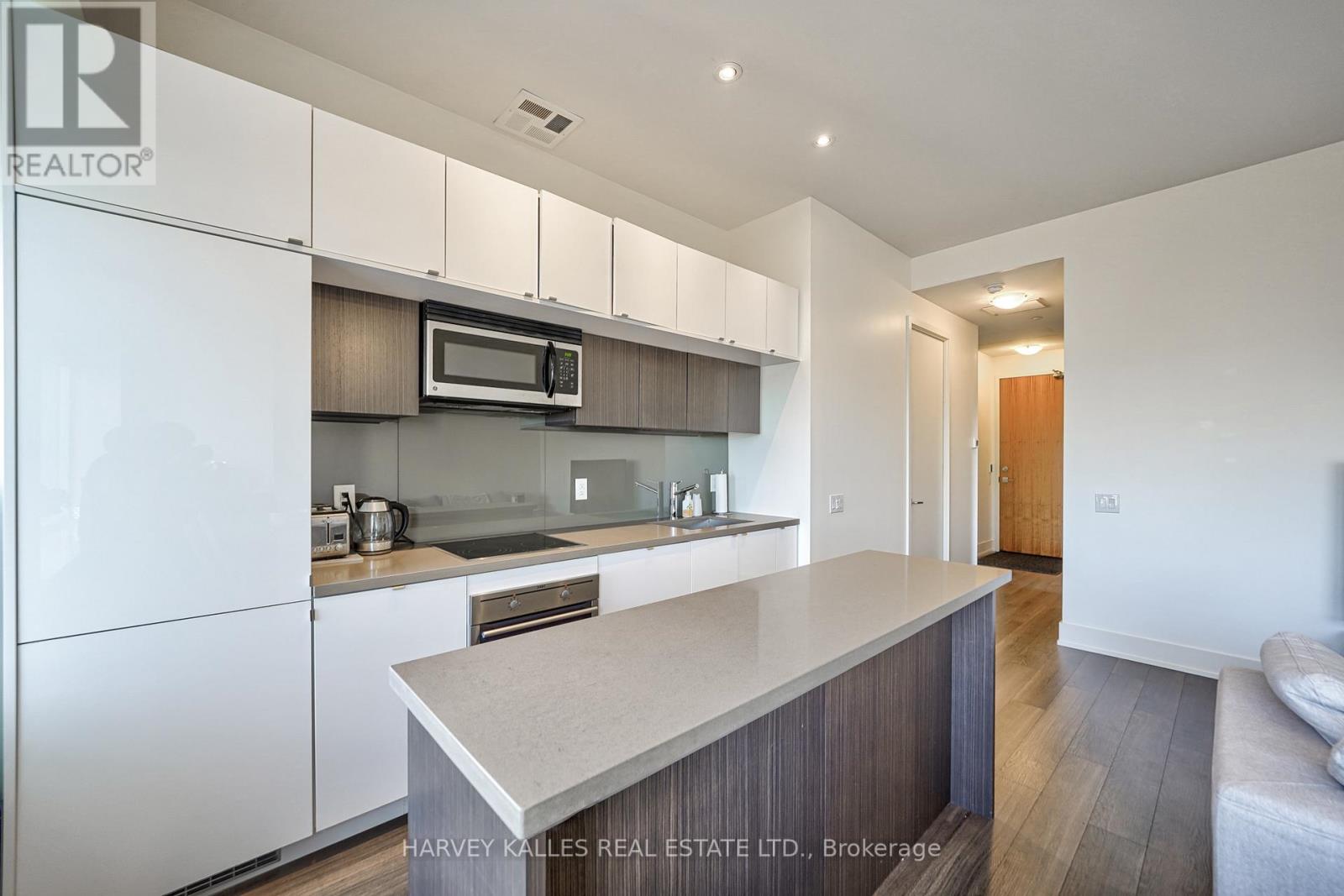 #1521 -111 ST CLAIR AVE W, #1521