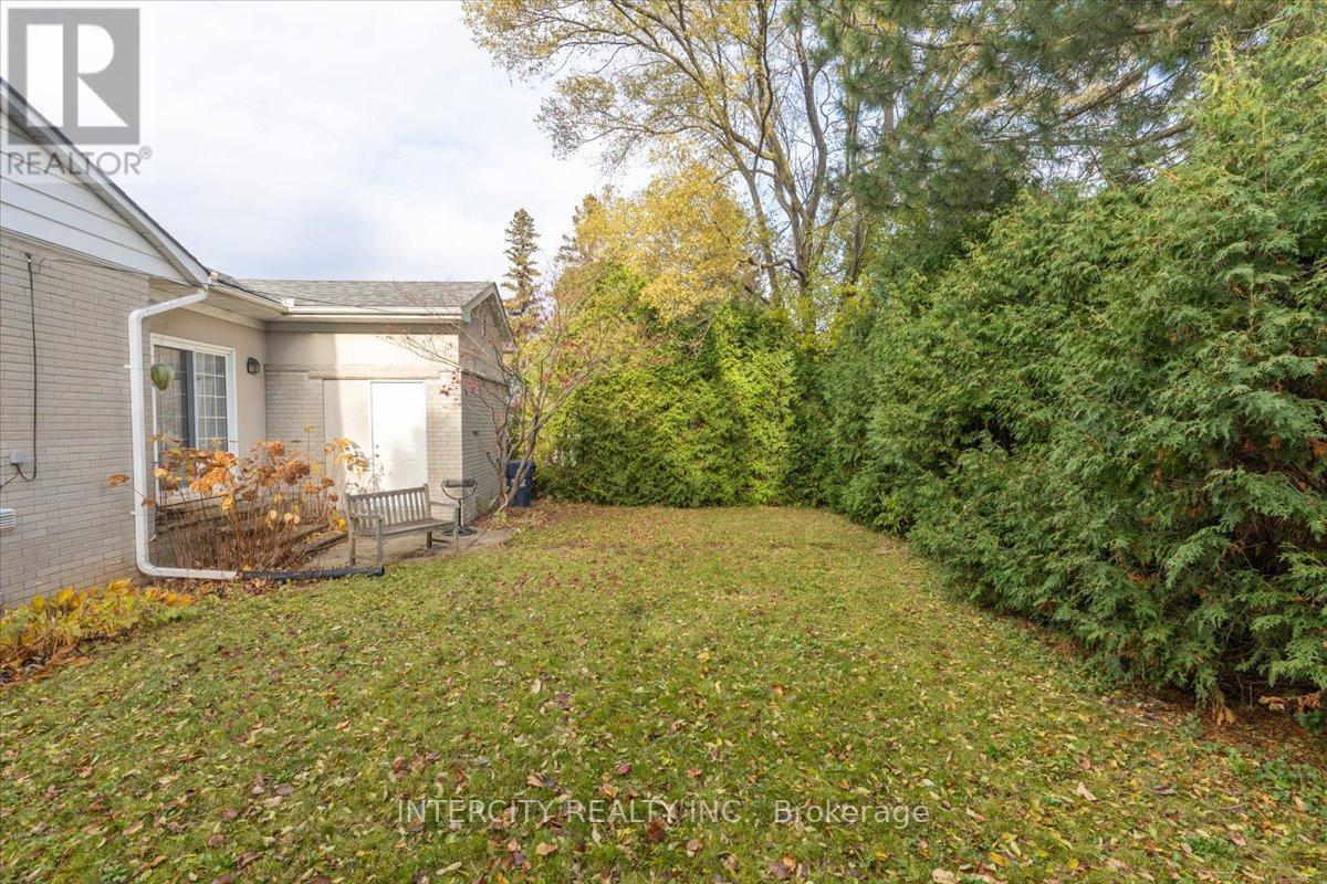 82 NORDEN CRES
