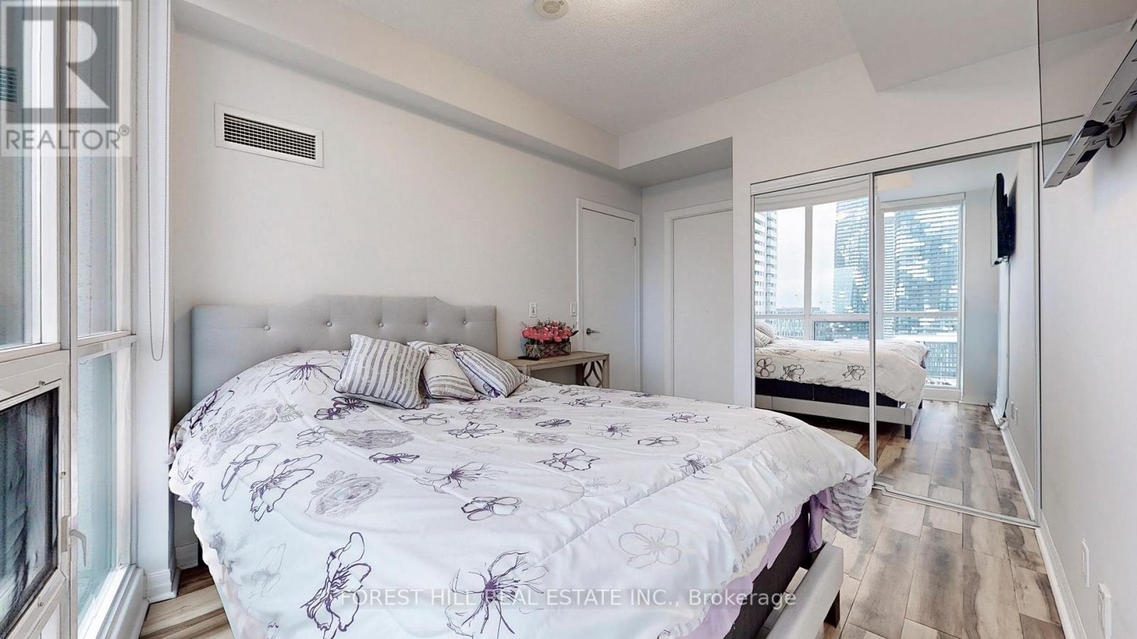 #2207 -16 YONGE ST, #2207