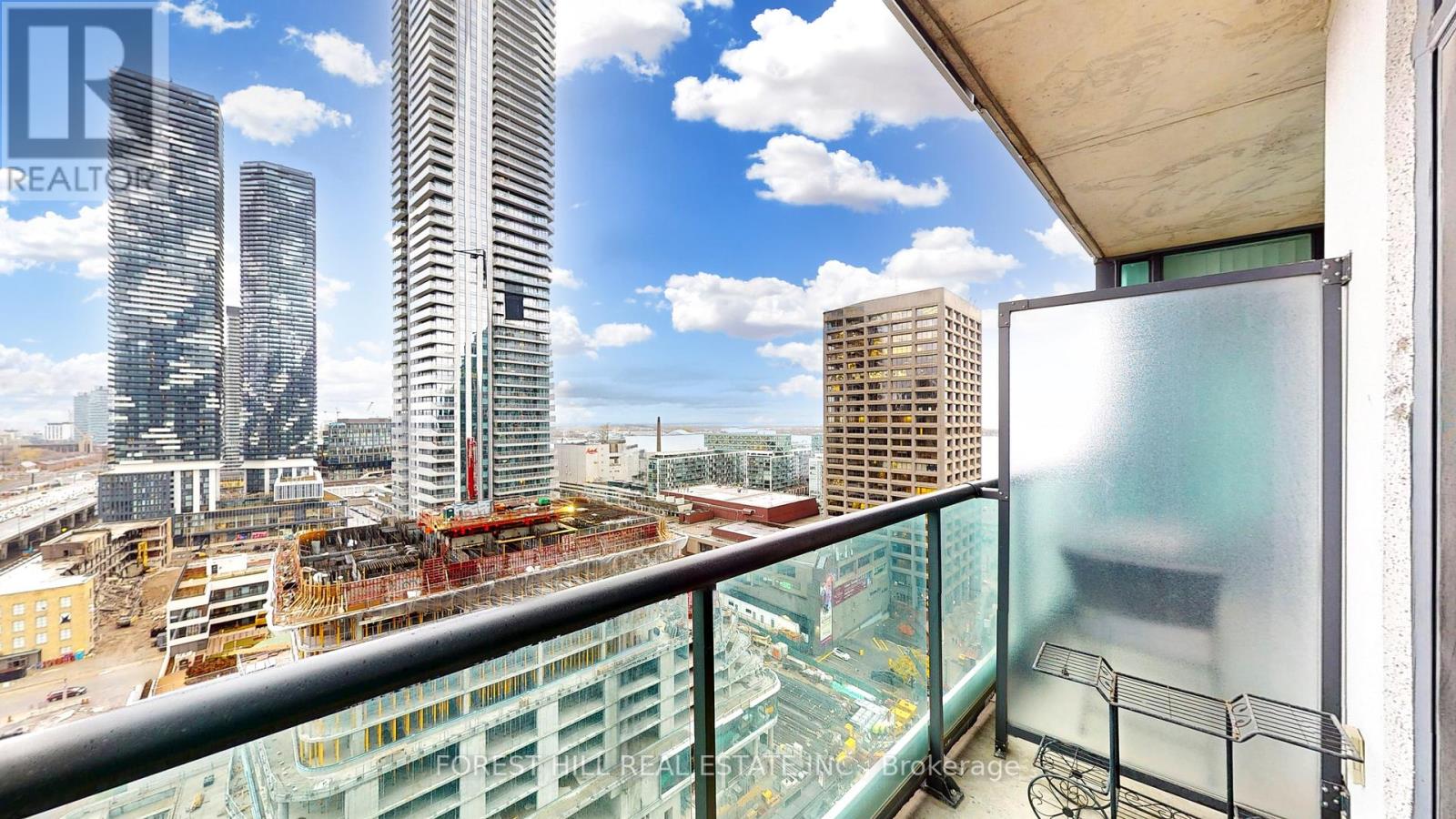 #2207 -16 YONGE ST, #2207