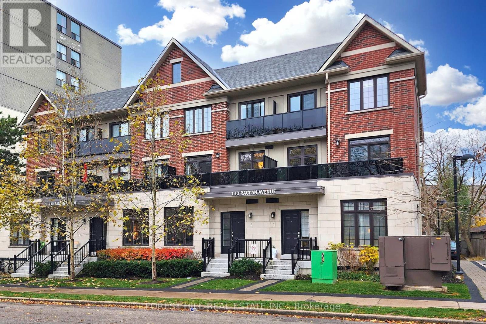 #9 -130 RAGLAN AVE, #9