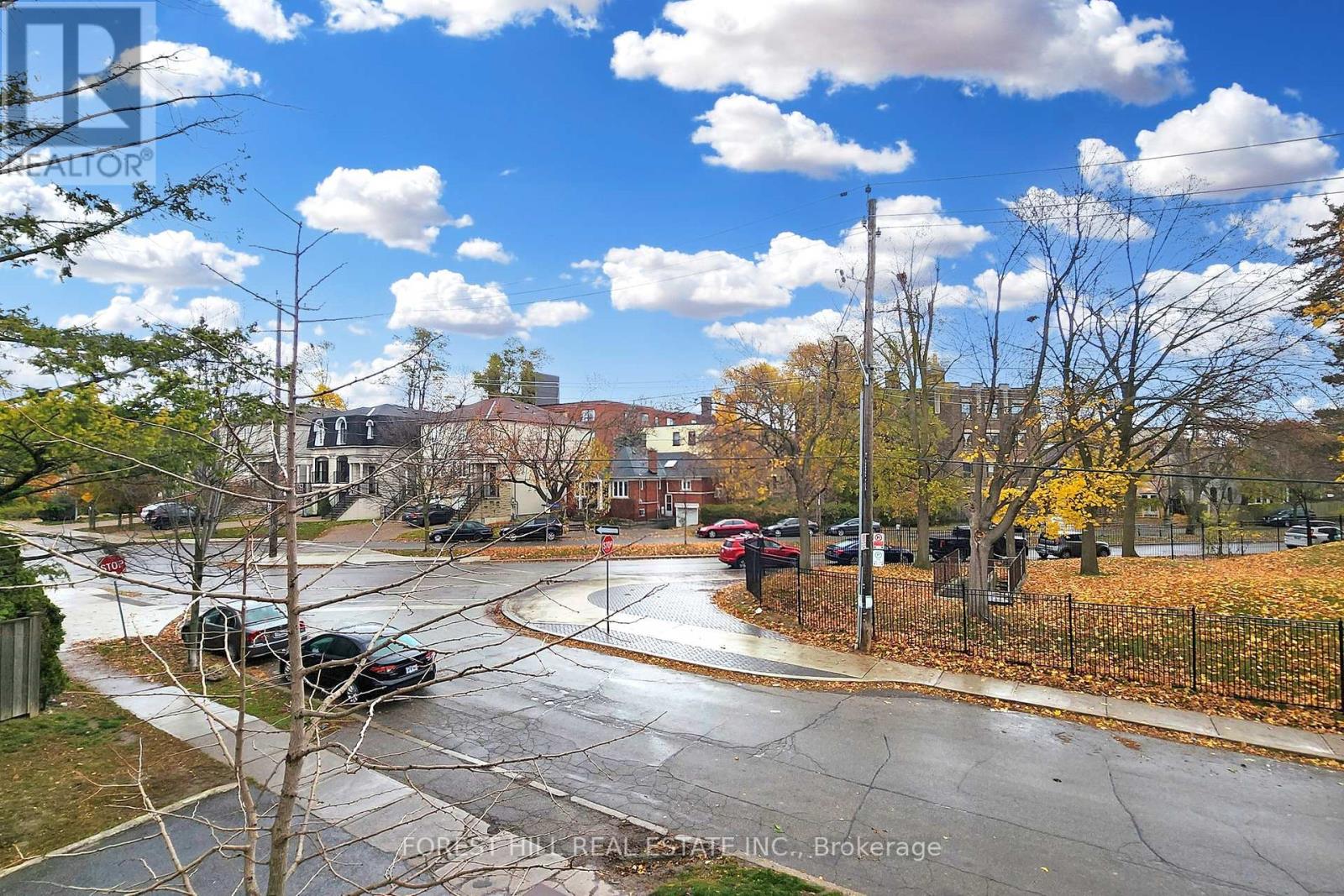 #9 -130 RAGLAN AVE, #9