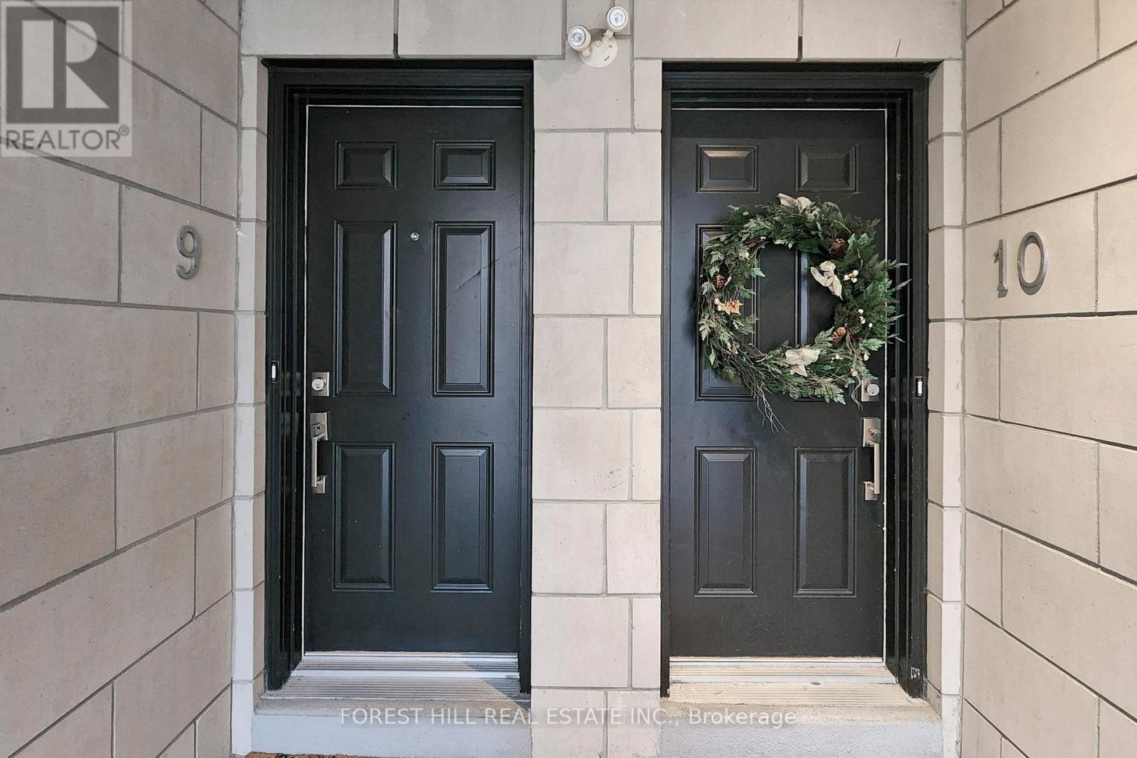 #9 -130 RAGLAN AVE, #9
