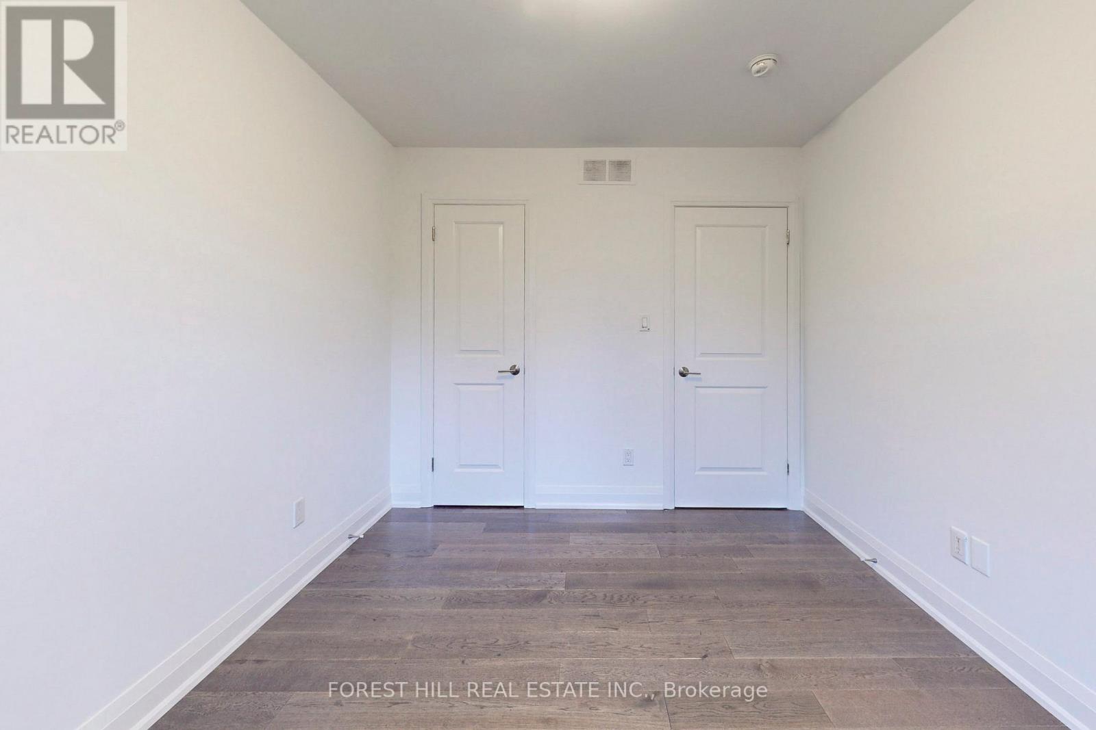 #9 -130 RAGLAN AVE, #9