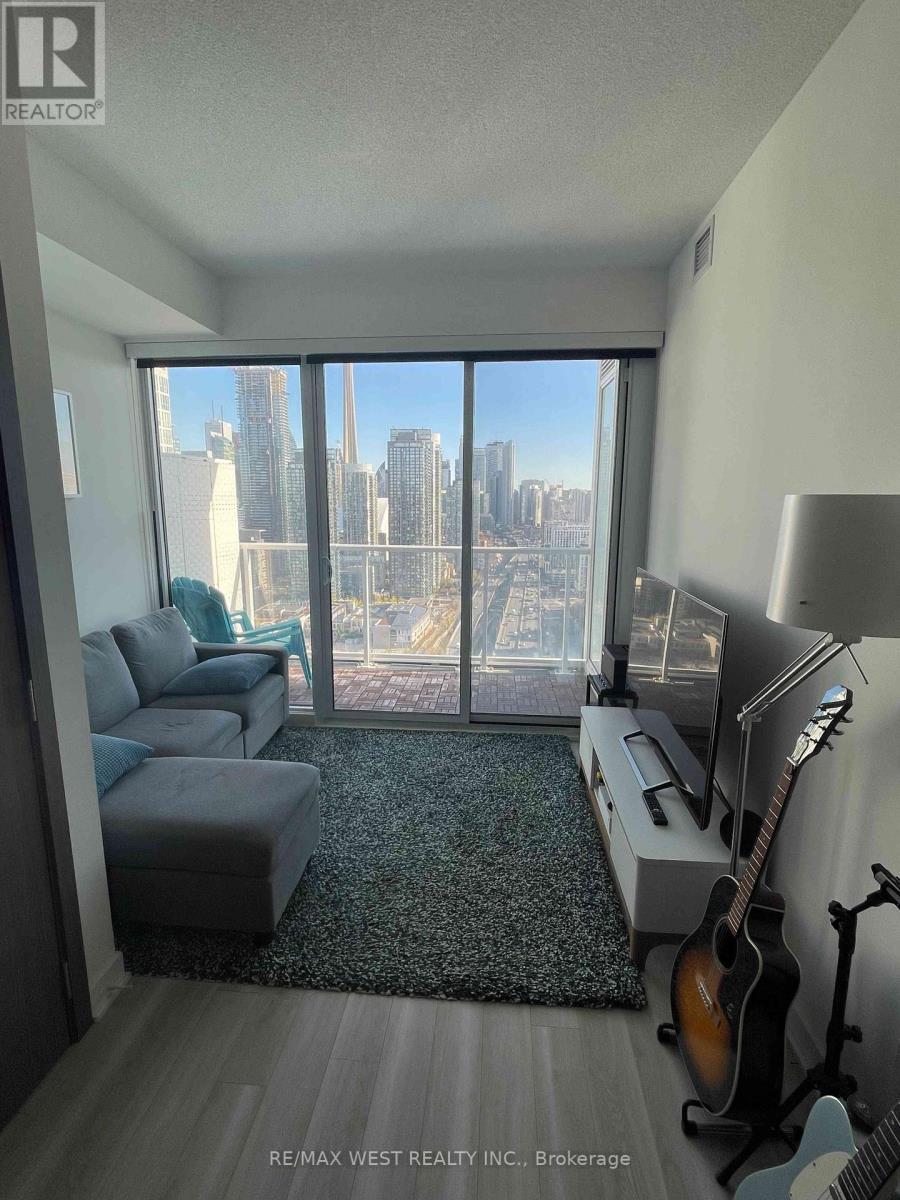 #3912 -17 BATHURST ST, #3912