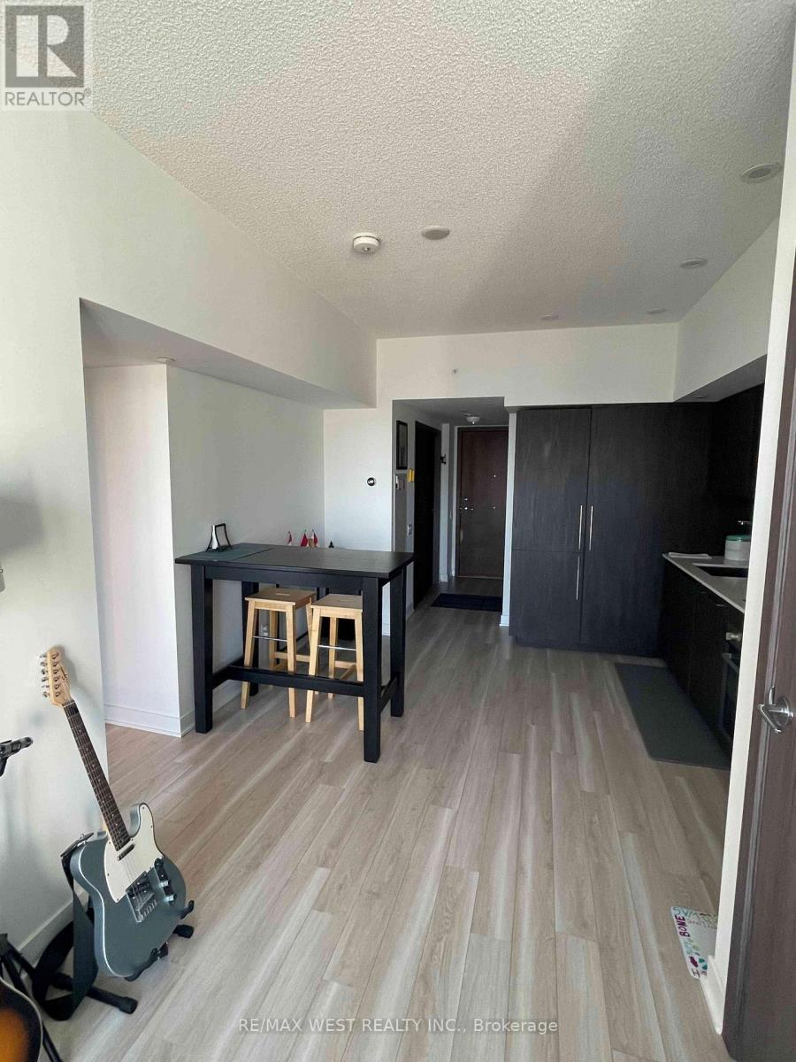 #3912 -17 BATHURST ST, #3912
