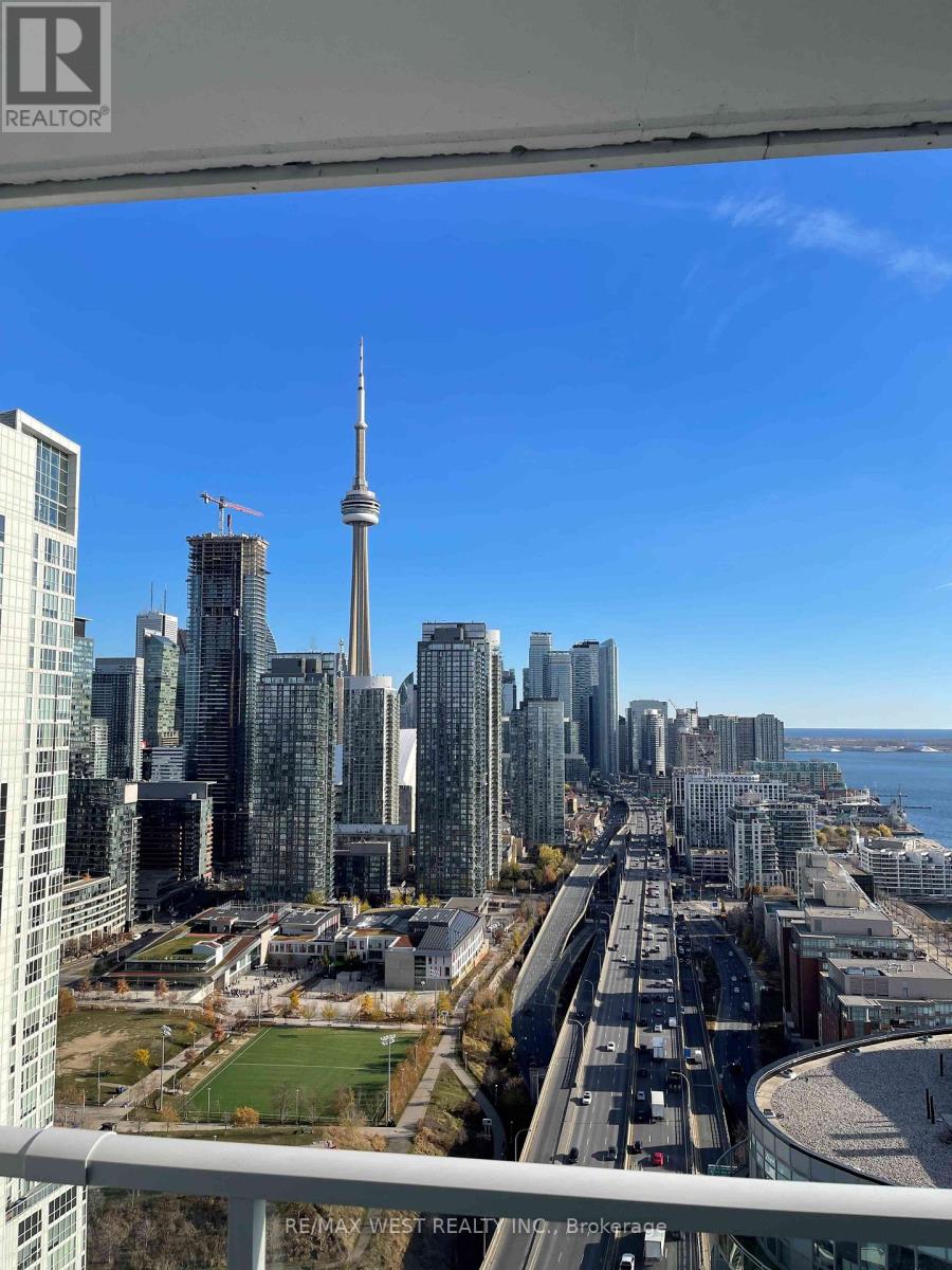 #3912 -17 BATHURST ST, #3912