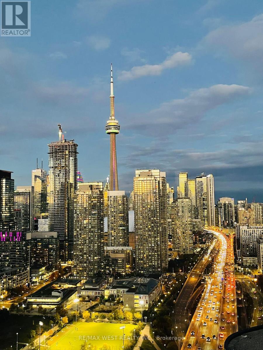 #3912 -17 BATHURST ST, #3912