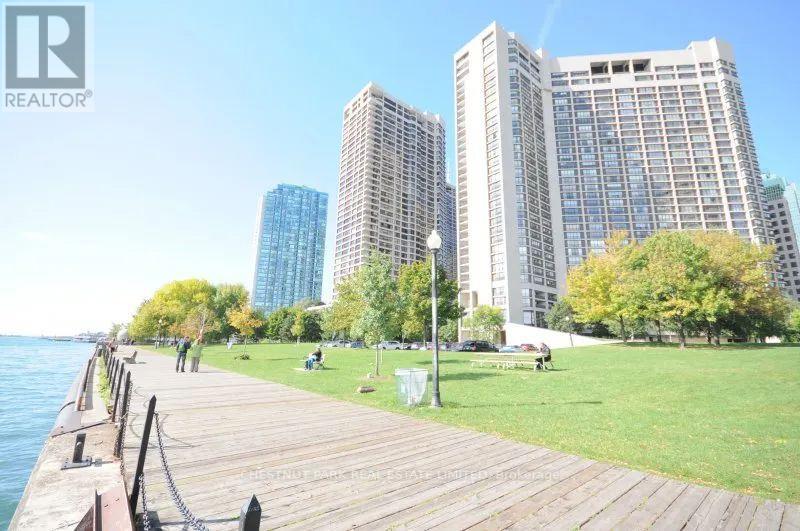 #1606 -33 HARBOUR SQ, #1606