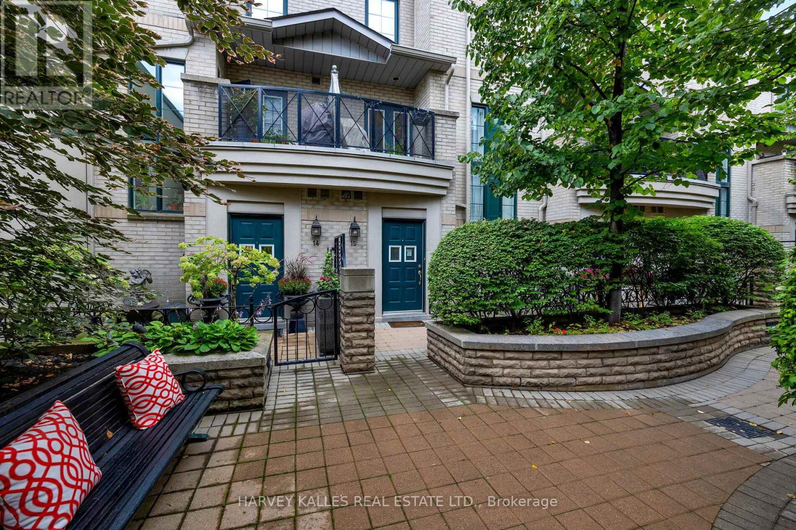 #15 -1 BAXTER ST, #15