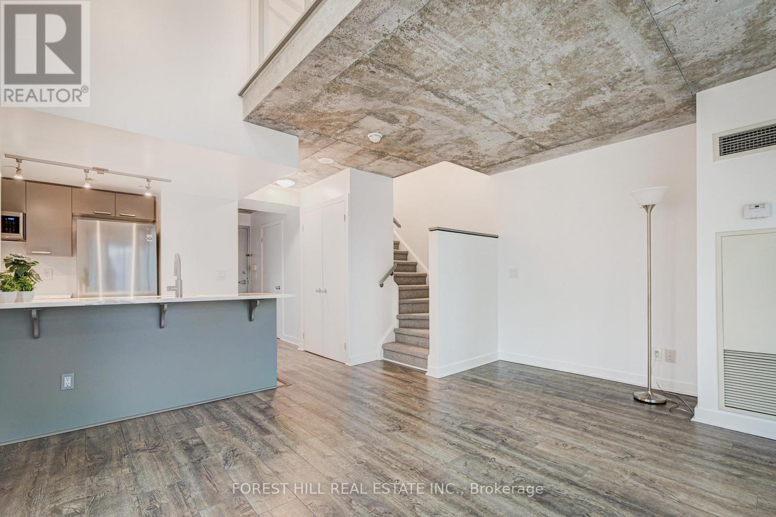 #607 -255 RICHMOND ST E, #607