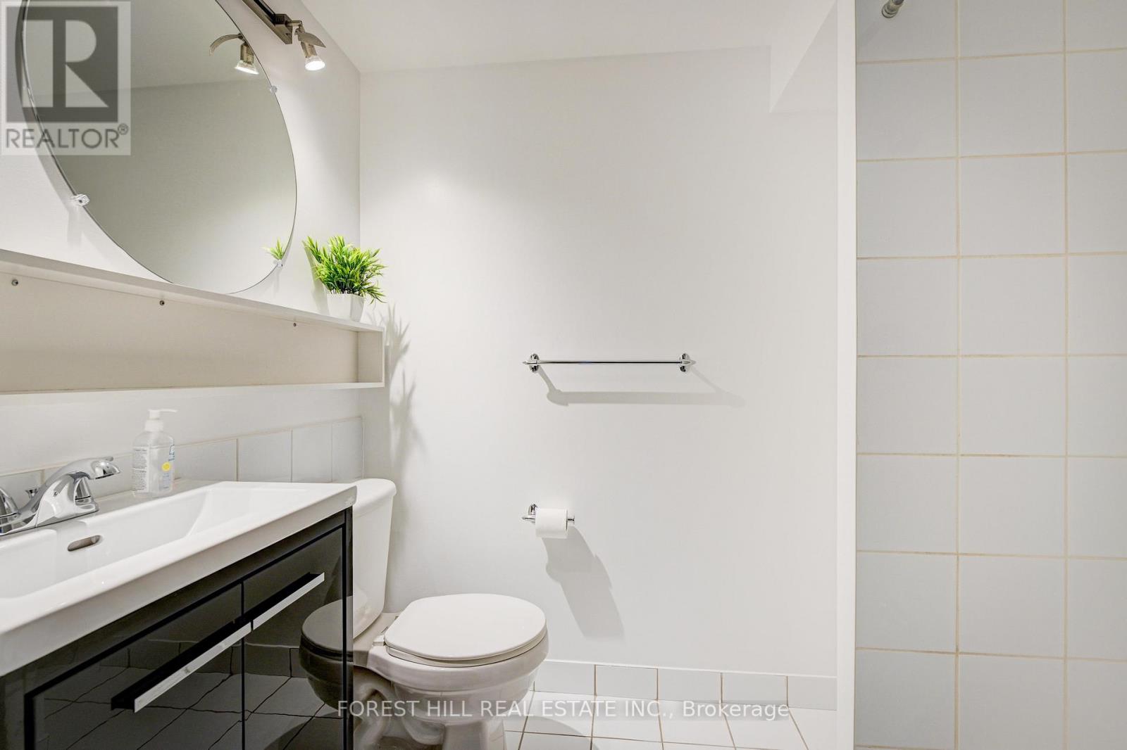 #607 -255 RICHMOND ST E, #607