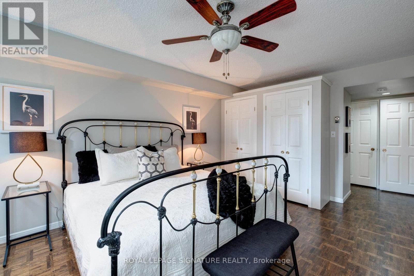 #905 -71 CHARLES ST E, #905
