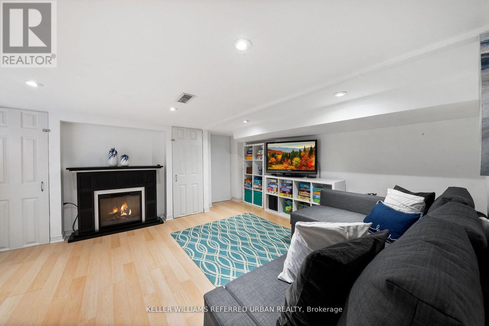 208 WINNETT AVE