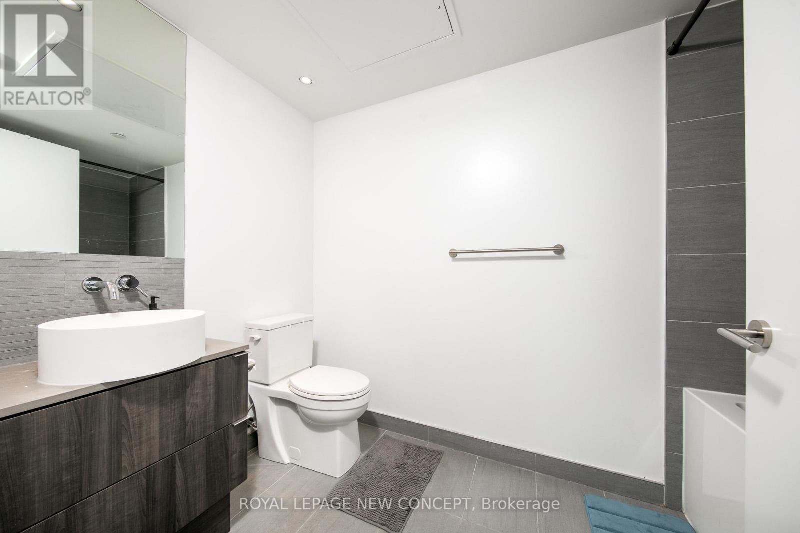 #2011 -161 ROEHAMPTON AVE, #2011