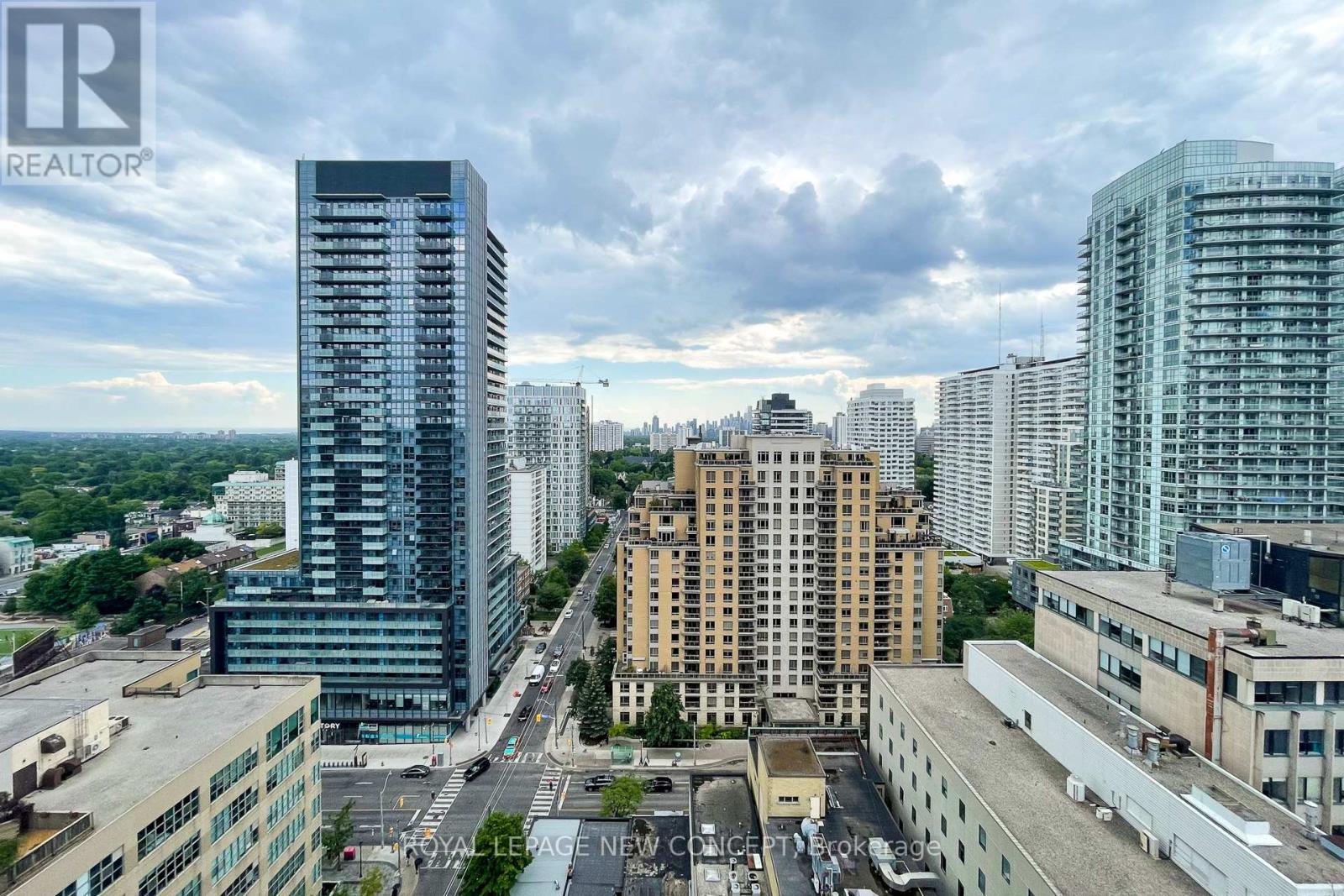 #2011 -161 ROEHAMPTON AVE, #2011
