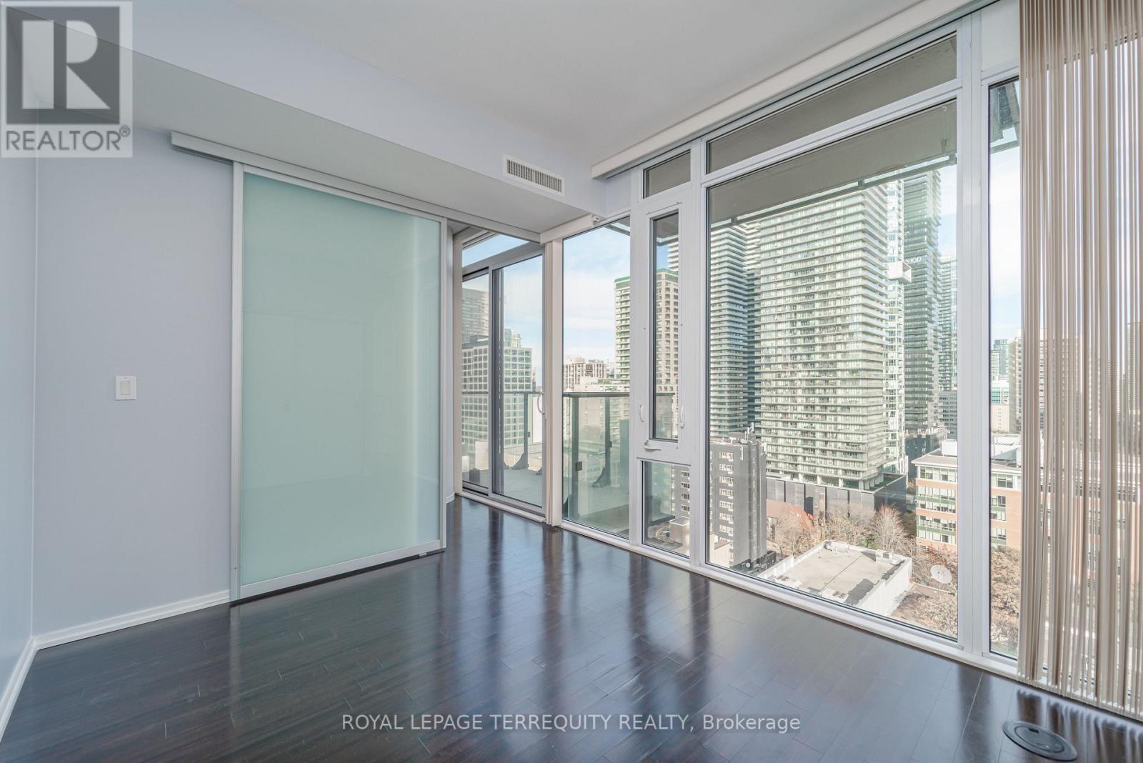 #1609 -75 ST NICHOLAS ST, #1609