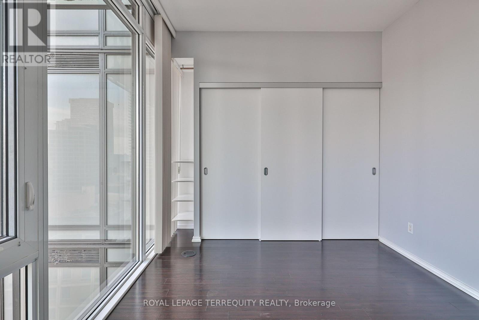 #1609 -75 ST NICHOLAS ST, #1609