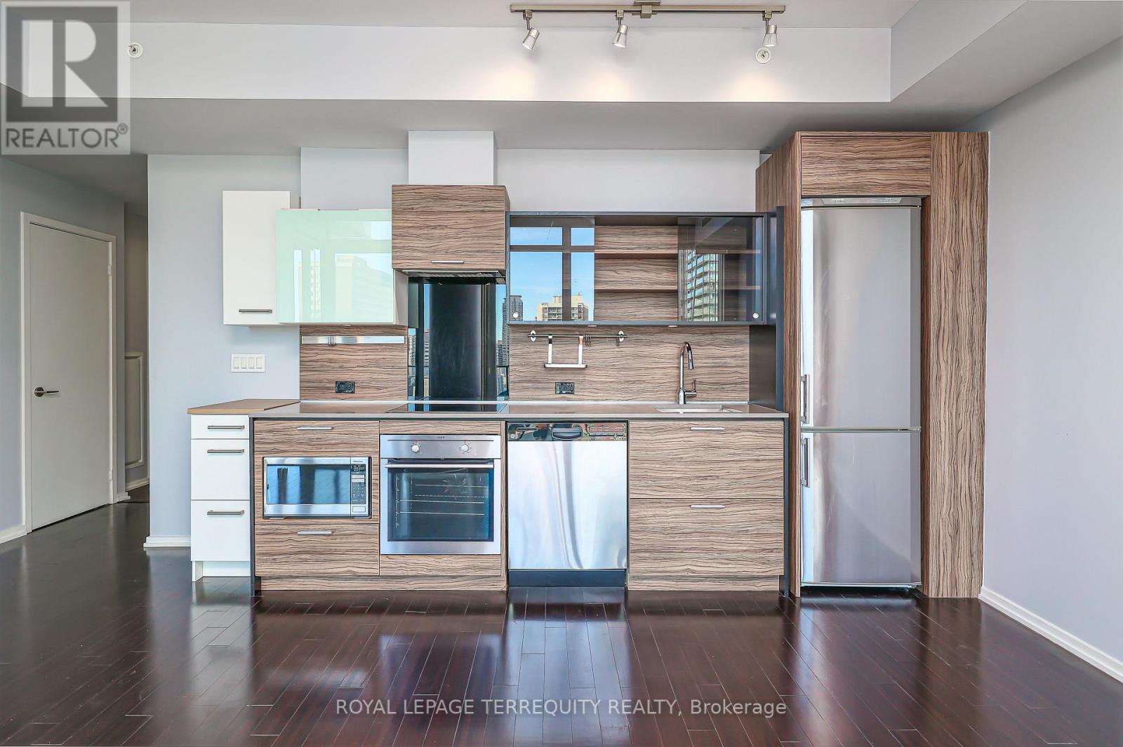 #1609 -75 ST NICHOLAS ST, #1609