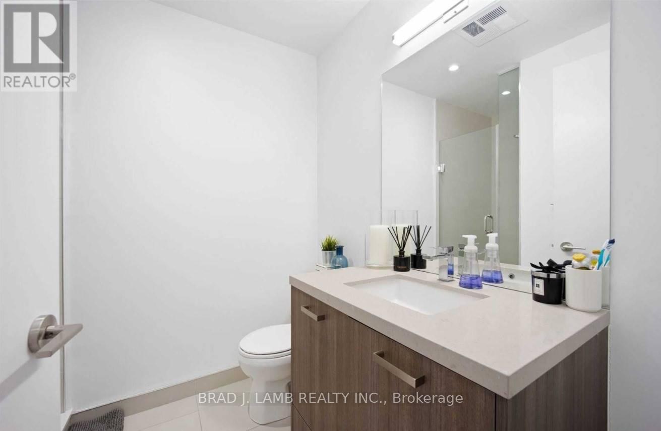 #811 -608 RICHMOND ST W, #811