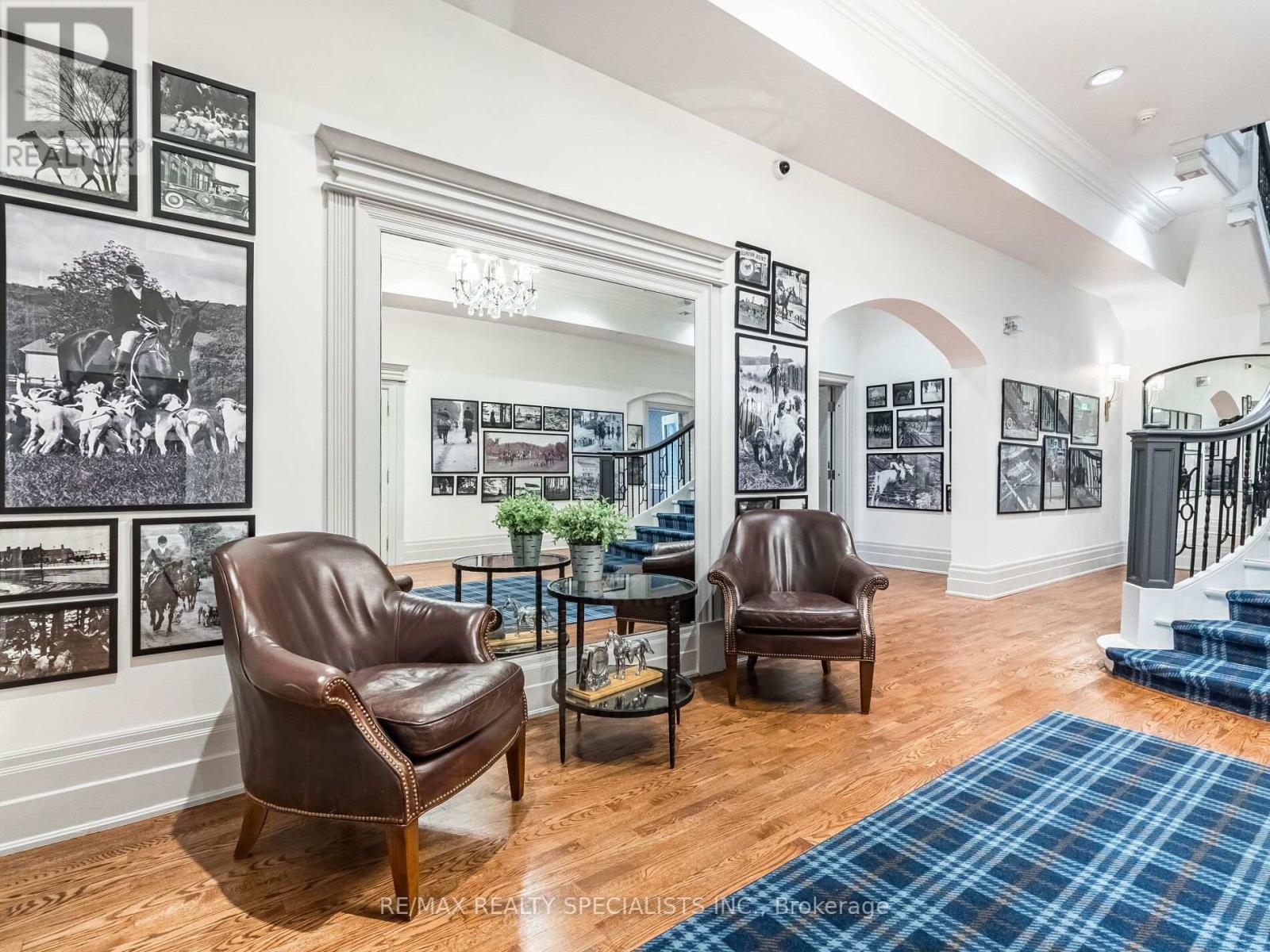 #102 -1111 AVENUE RD, #102
