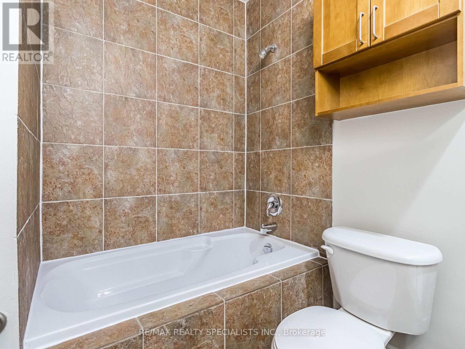 #102 -1111 AVENUE RD, #102