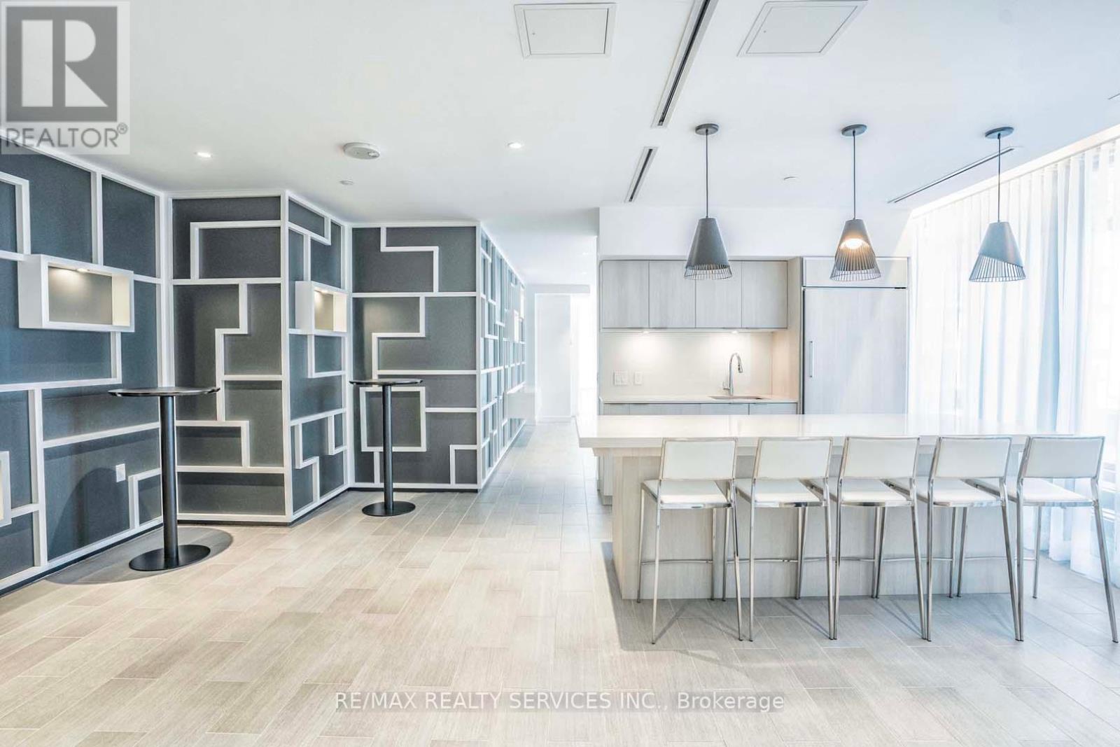 #1210 -195 REDPATH AVE, #1210