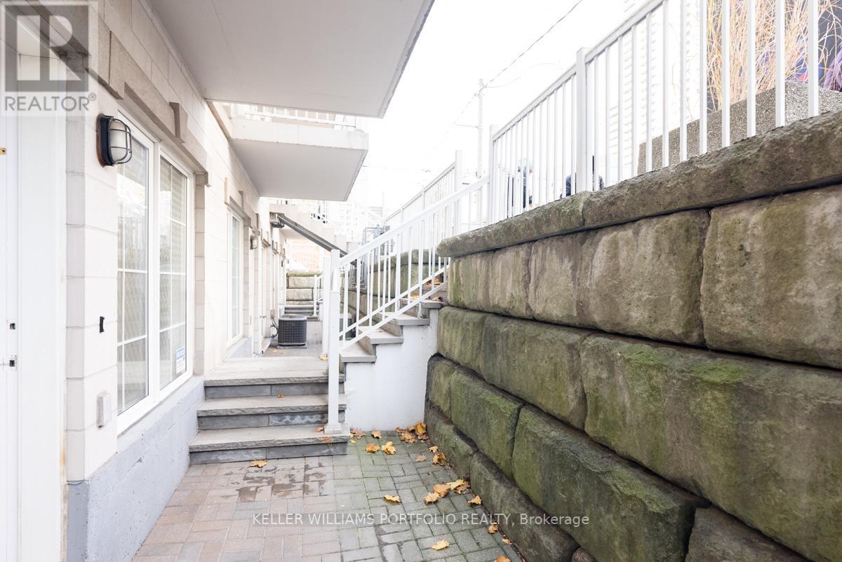 #103 -207 WELLESLEY ST E, #103