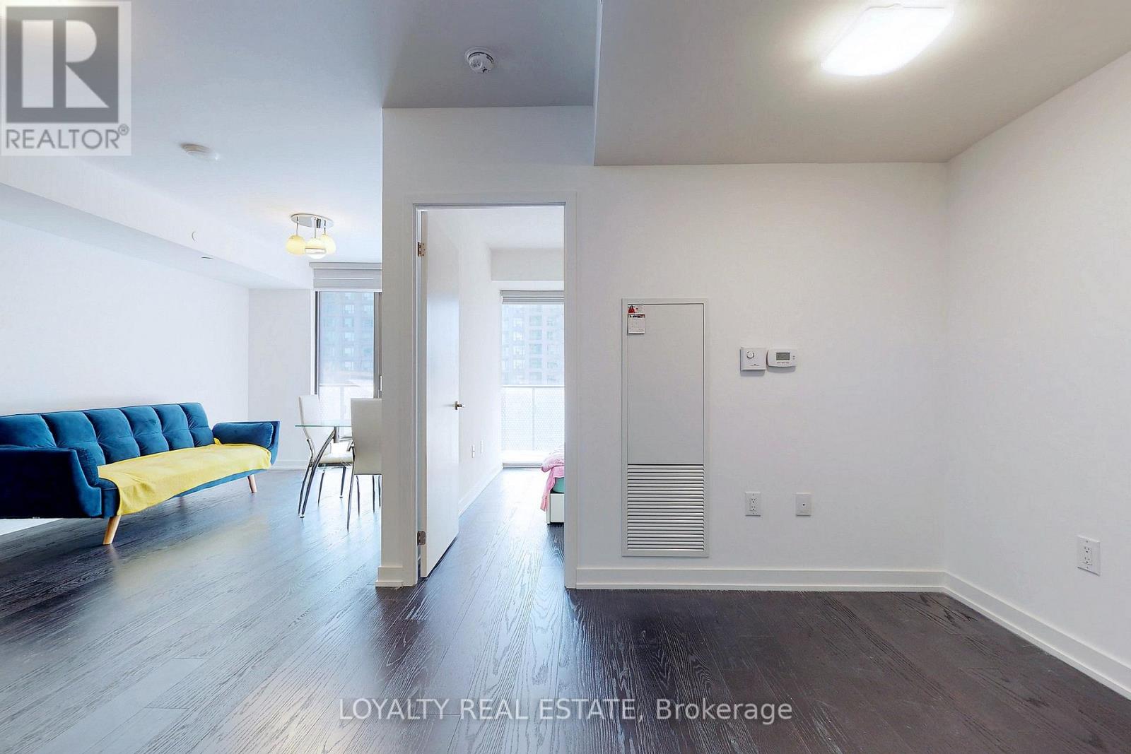 #1107 -11 WELLESLEY ST W, #1107