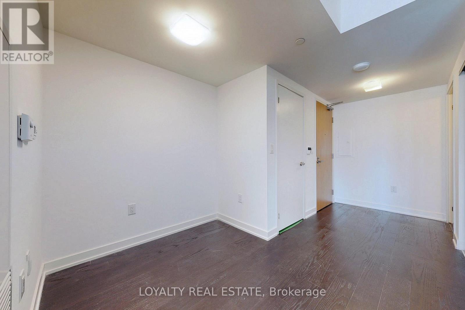 #1107 -11 WELLESLEY ST W, #1107