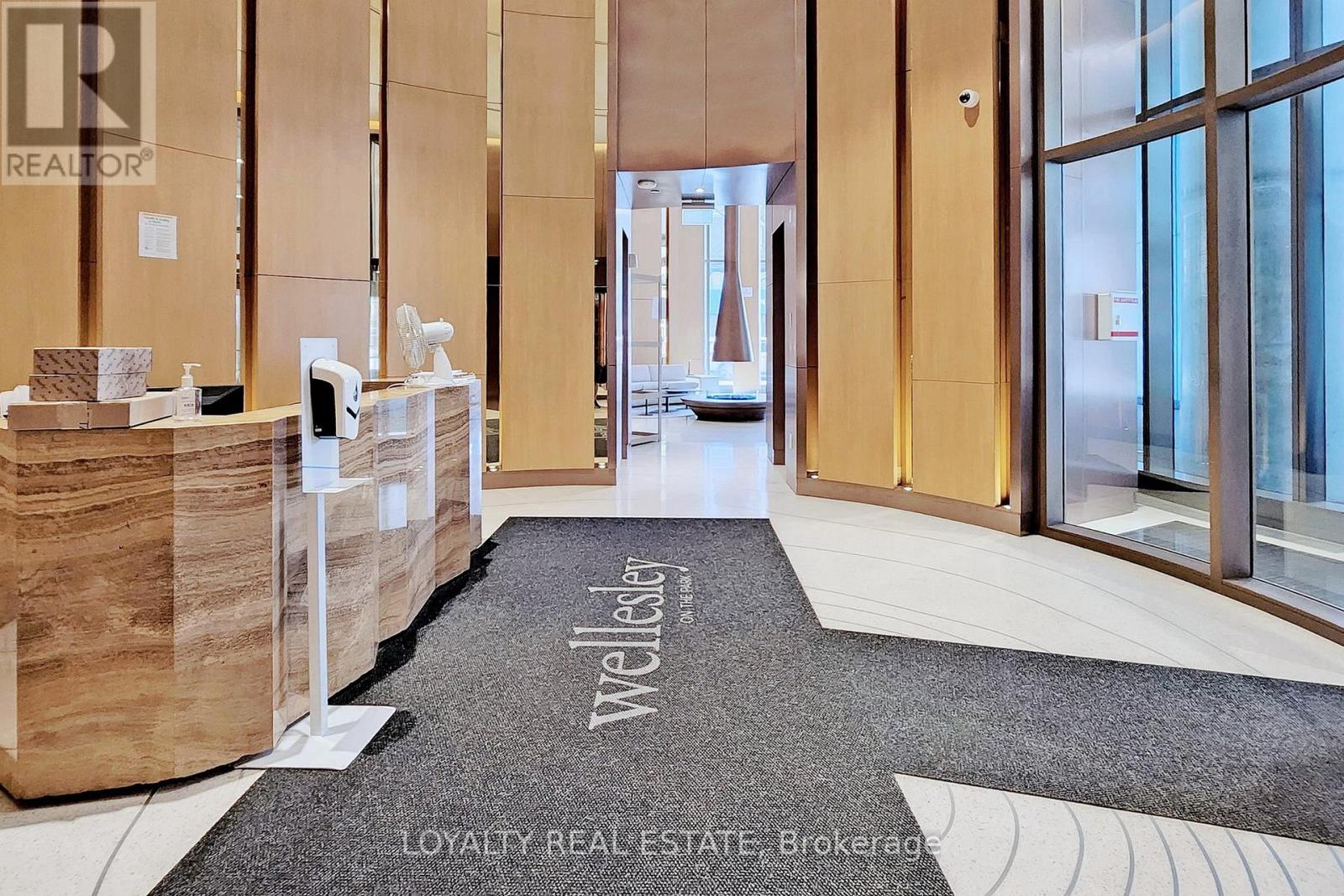 #1107 -11 WELLESLEY ST W, #1107