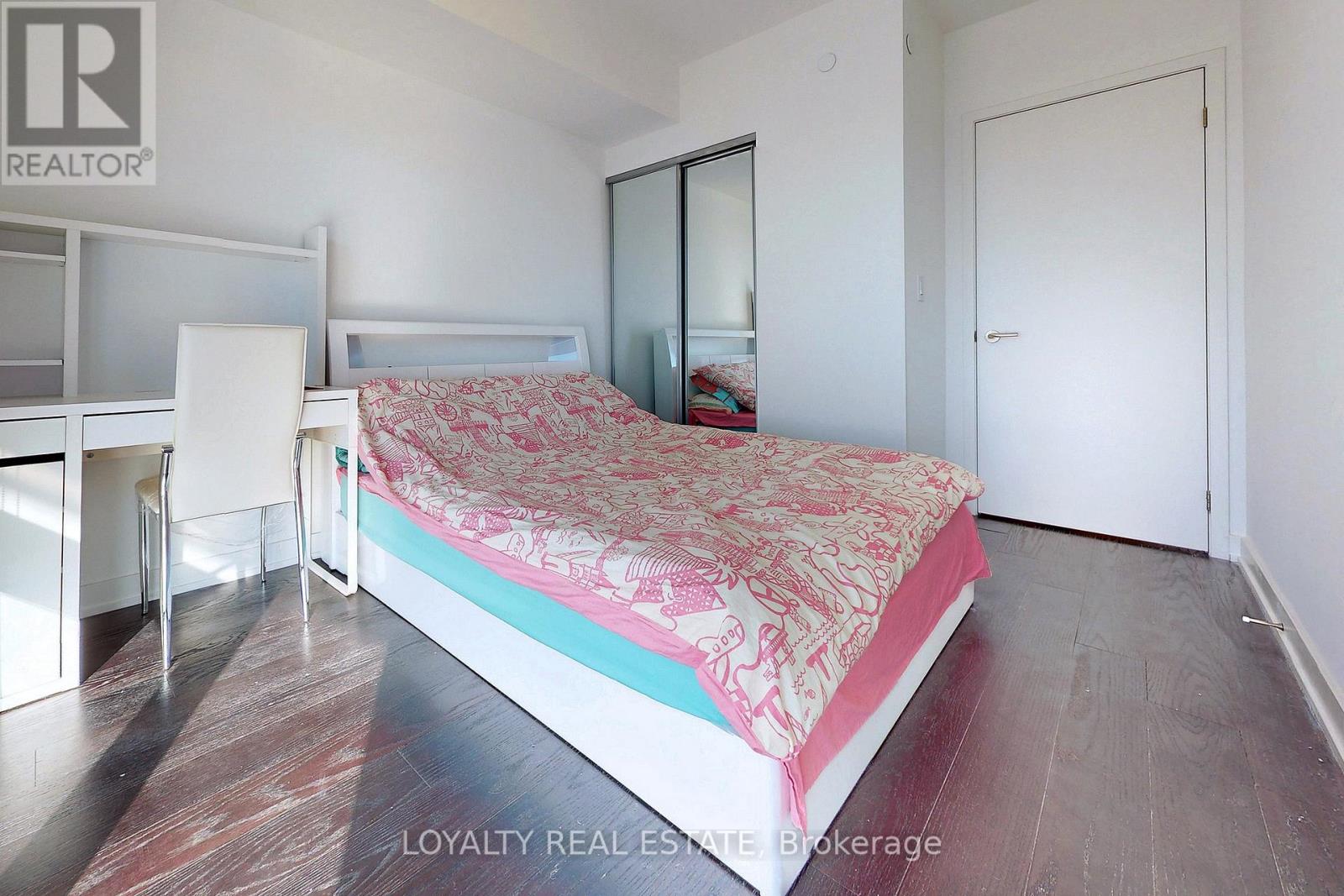 #1107 -11 WELLESLEY ST W, #1107