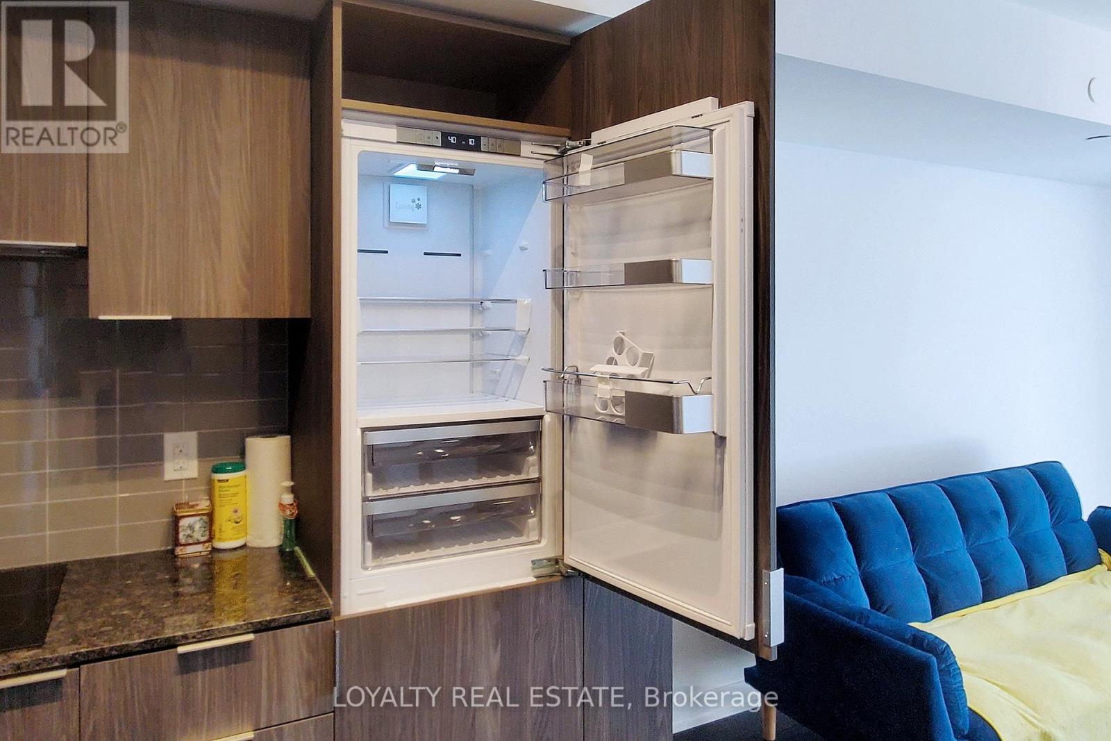 #1107 -11 WELLESLEY ST W, #1107
