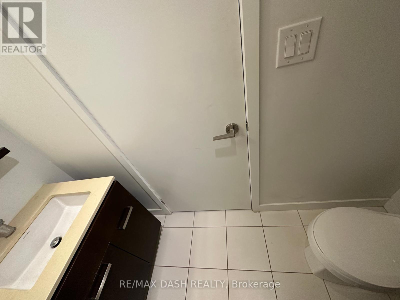 #512 -295 ADELAIDE ST W, #512