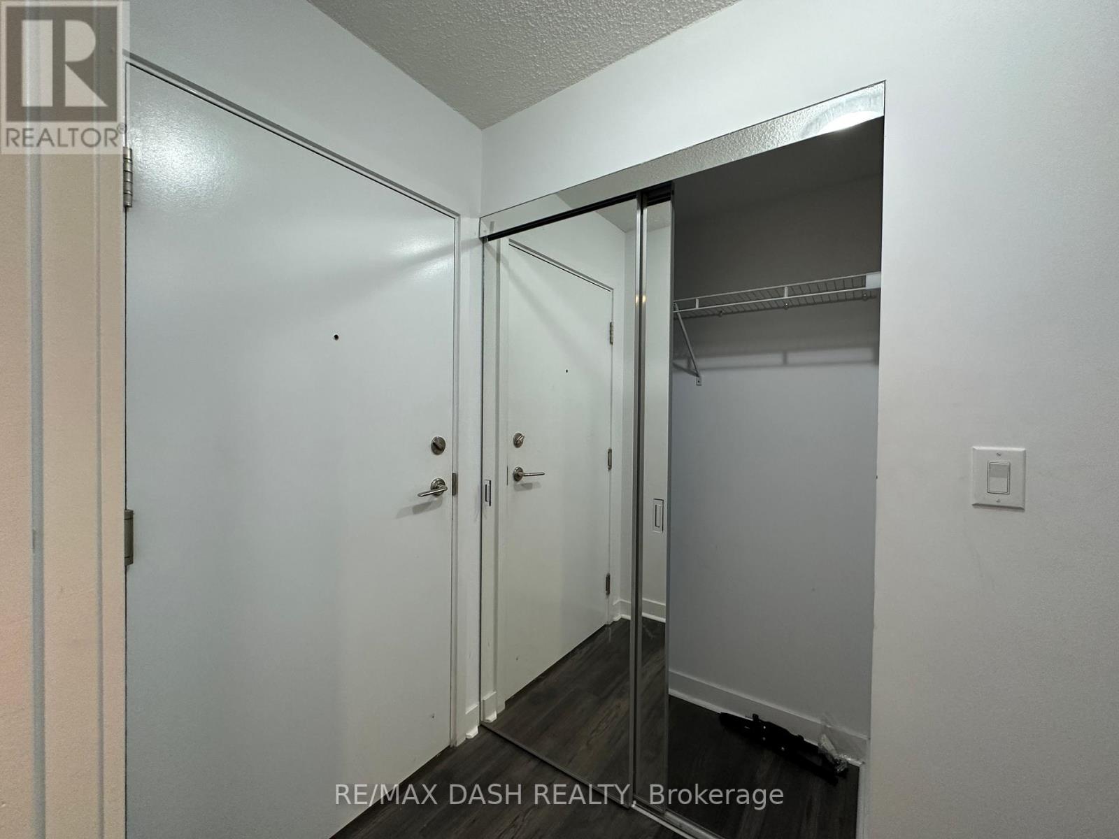 #512 -295 ADELAIDE ST W, #512